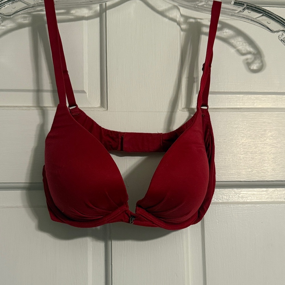 Victoria’s Secret fabulous plunge Red Women's Bra